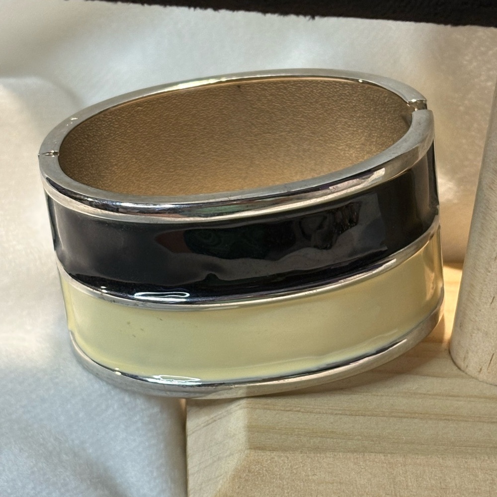Chic Black and Cream Enamel Bangle